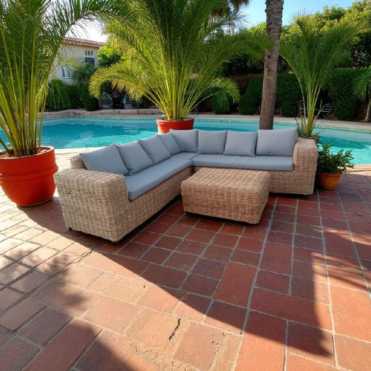 Acacia POOL Side